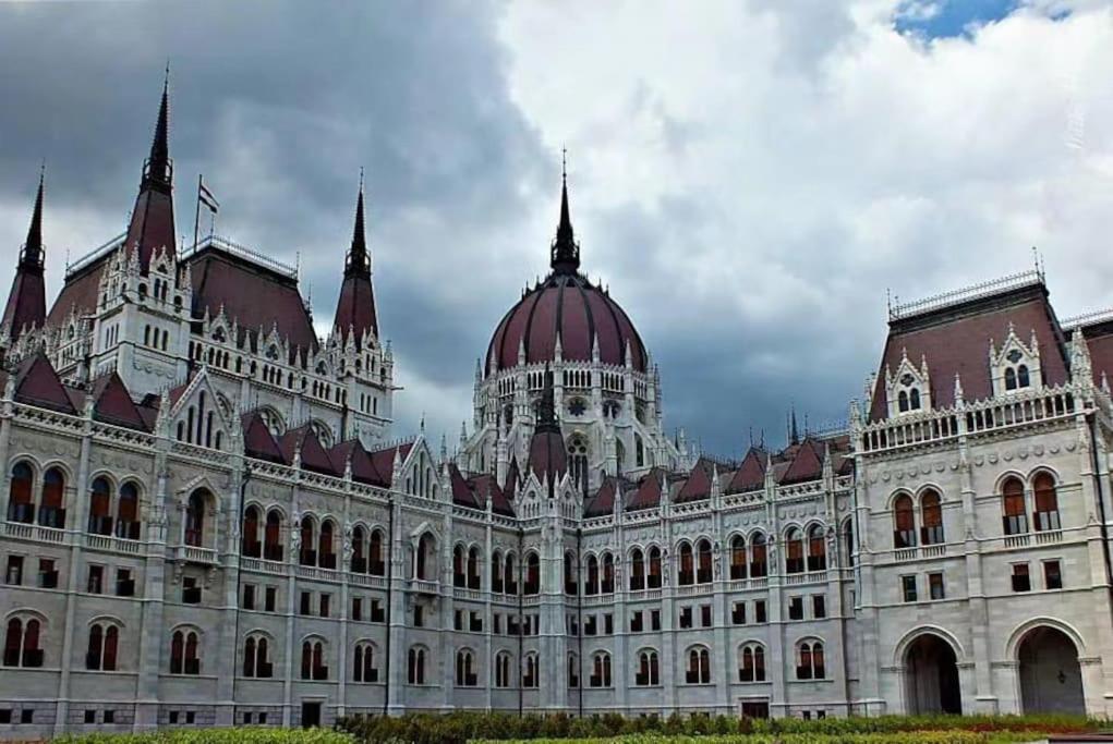 1#Parliament Sunflower Apartments Room Budapest Exterior photo